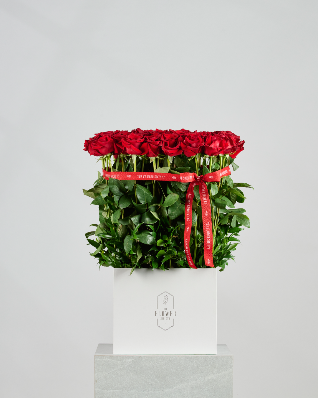 LA GRANDE BOITE DE ROSES (RED ROSES)