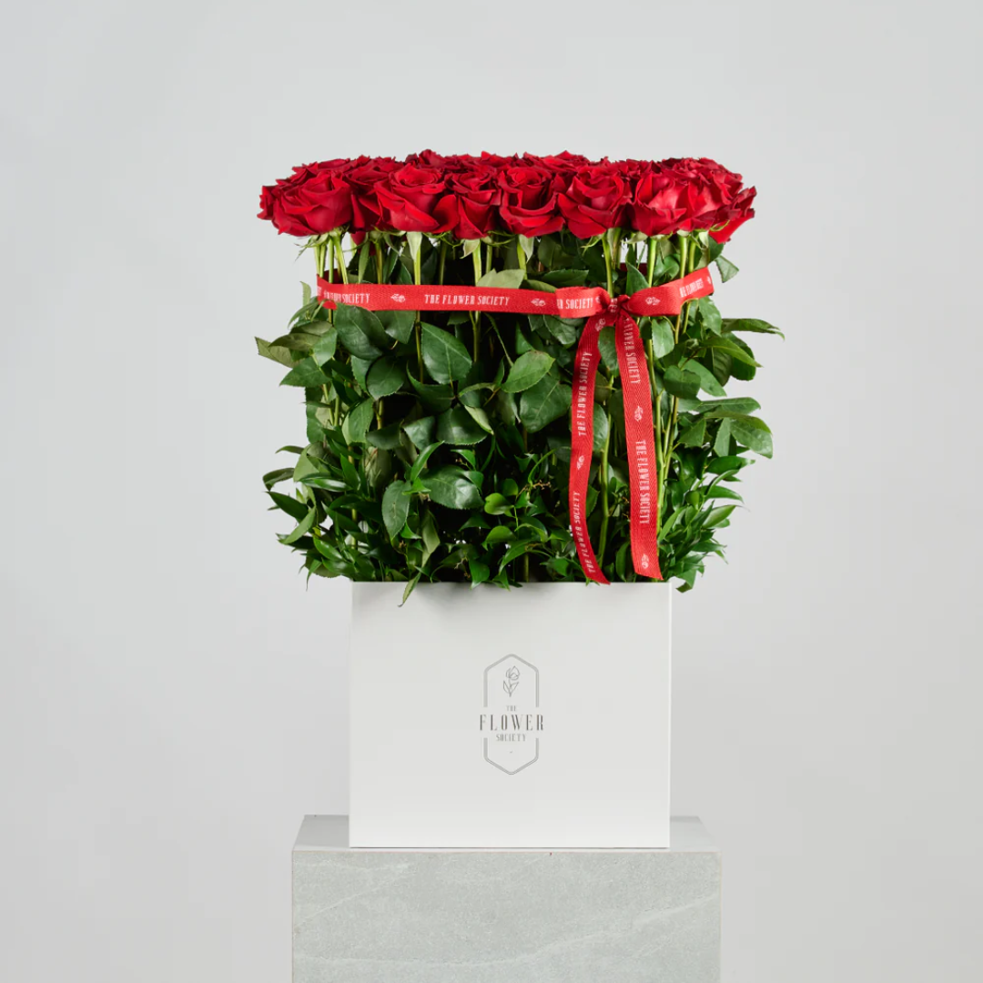 LA GRANDE BOITE DE ROSES (RED ROSES)